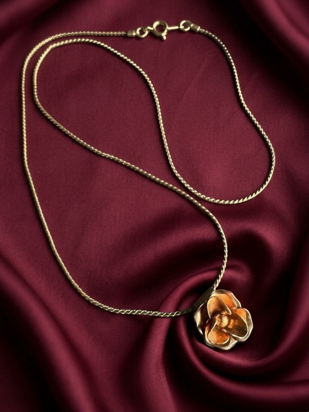Vintage Avon 14k GF Sculpted Rose Flower Pendant Necklace 17.5”